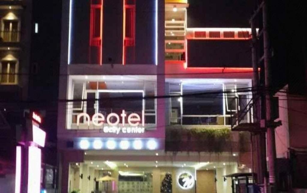 Neotel Hotel City Centre Tanjung Redep Eksteriør billede