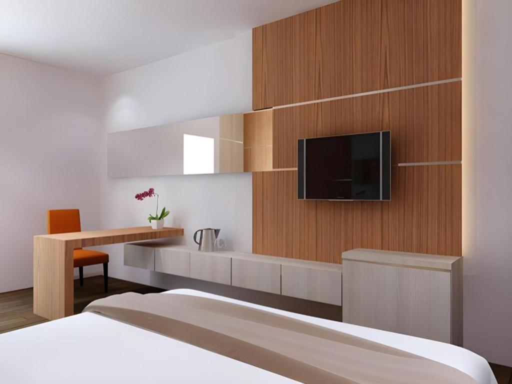 Neotel Hotel City Centre Tanjung Redep Eksteriør billede