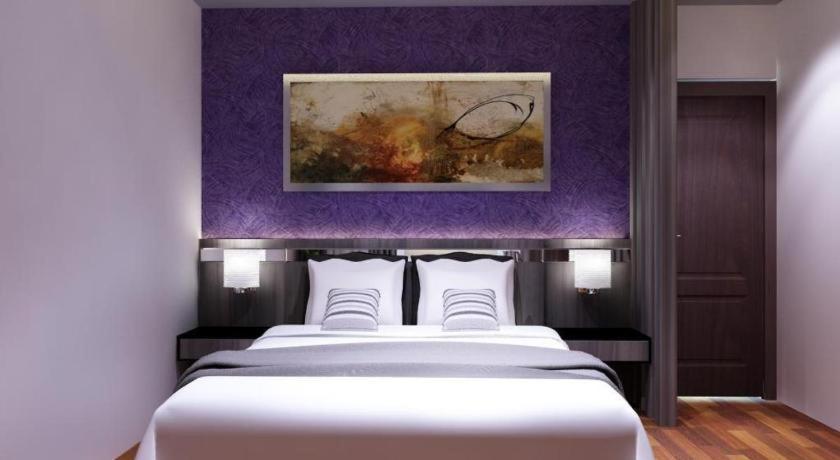 Neotel Hotel City Centre Tanjung Redep Eksteriør billede