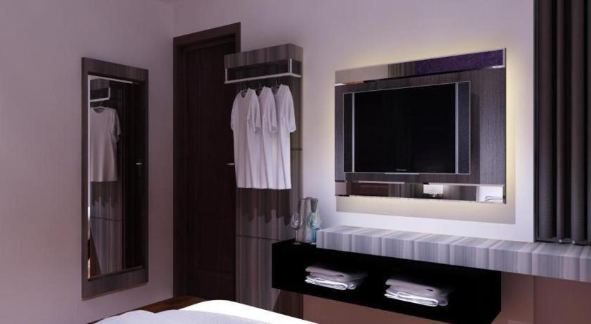Neotel Hotel City Centre Tanjung Redep Eksteriør billede