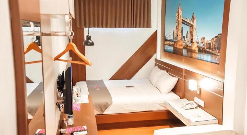 Neotel Hotel City Centre Tanjung Redep Eksteriør billede