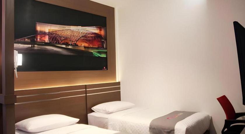 Neotel Hotel City Centre Tanjung Redep Eksteriør billede
