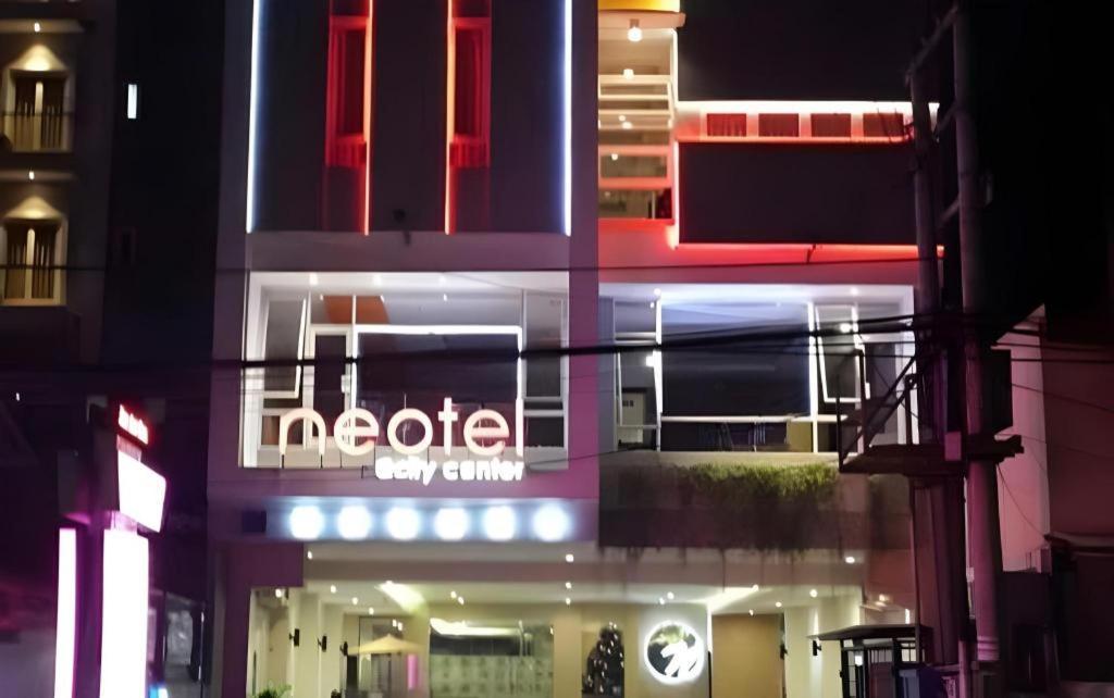 Neotel Hotel City Centre Tanjung Redep Eksteriør billede