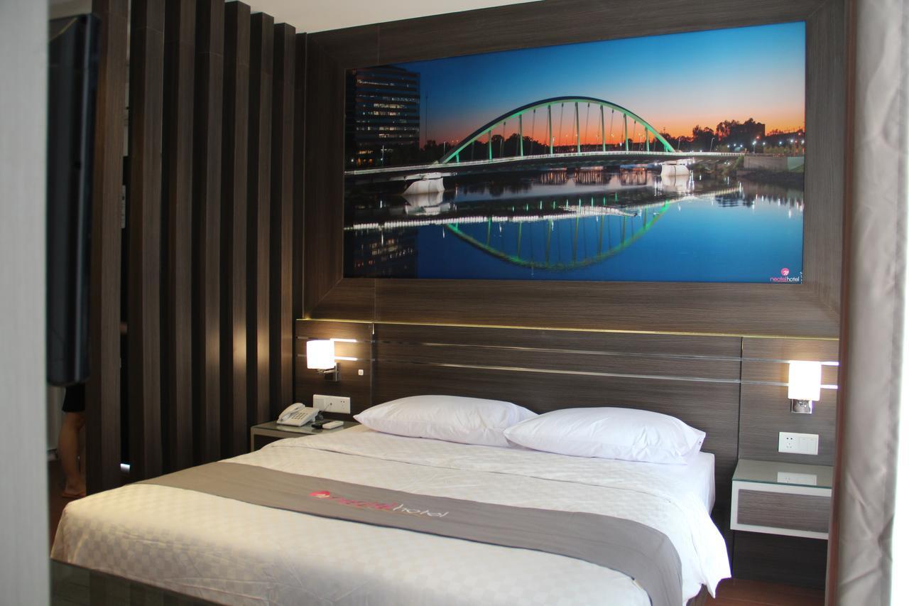 Neotel Hotel City Centre Tanjung Redep Eksteriør billede